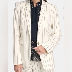 DKNY Women’s Cream with Black Pinstripe Single Button Blazer Jacket Size 4